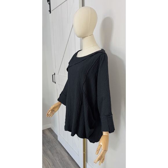 Moonlight Y & S Fashion Design Size M Black Tunic Top Crinkle Button Back Artsy - Picture 3 of 9